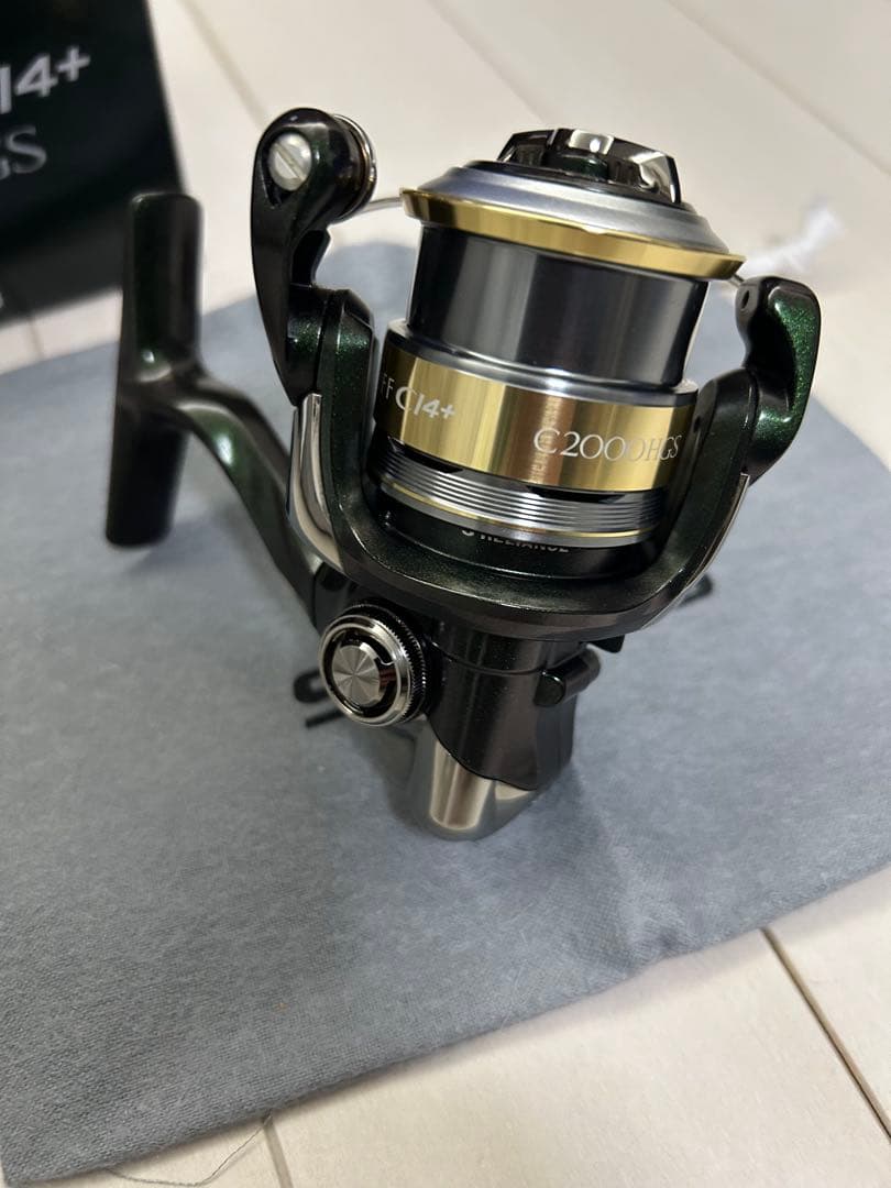 【美品】シマノ　カーディフ　Cl4+ C2000HGS
