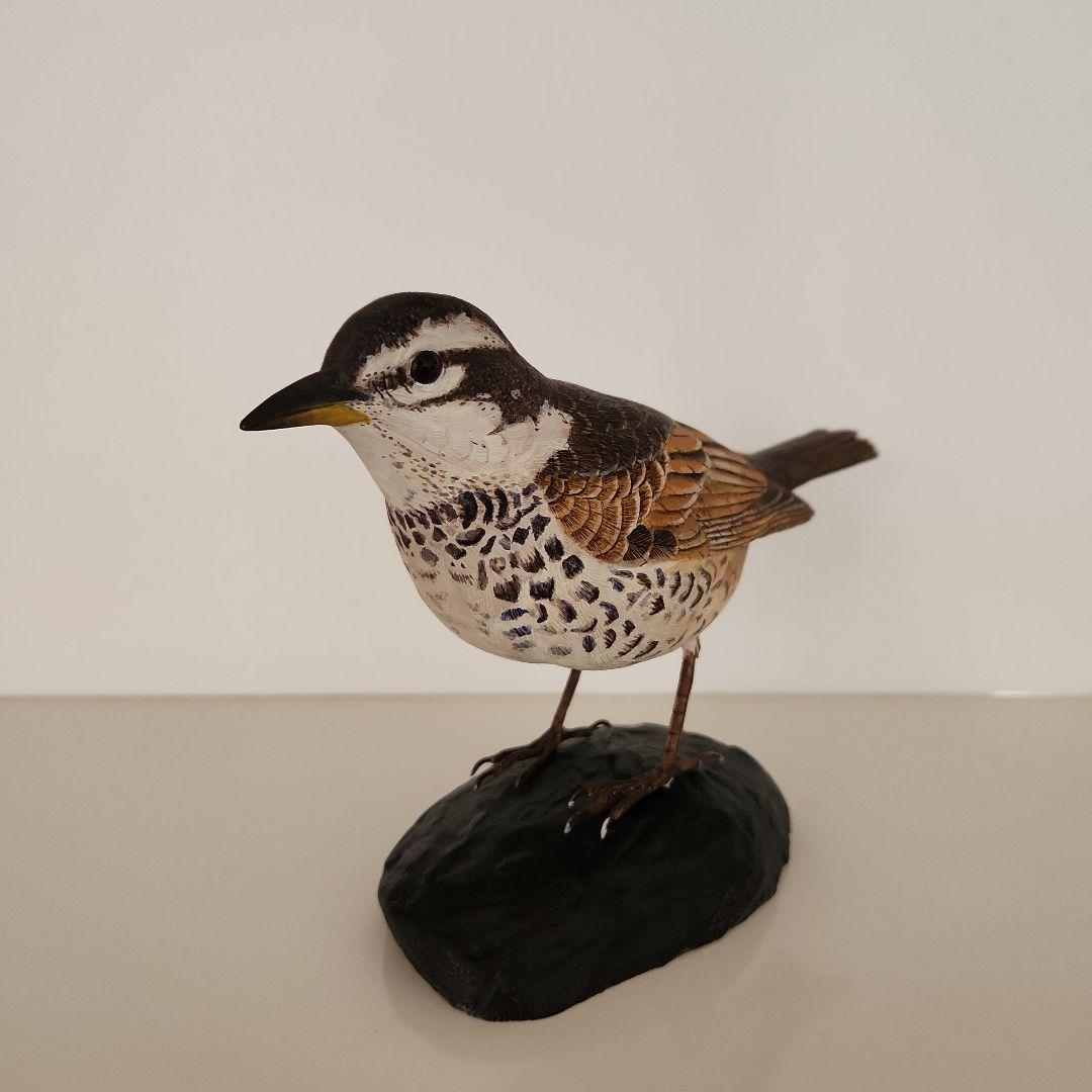 「ツグミ」　　木彫りの野鳥　野鳥彫刻　 　　バードカービング