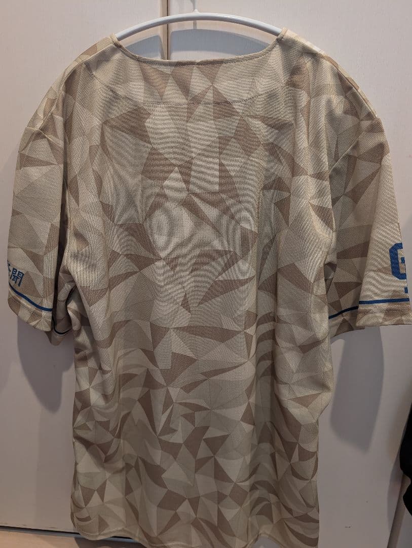 Dragons ユニフォーム　和久井選手サイン入り