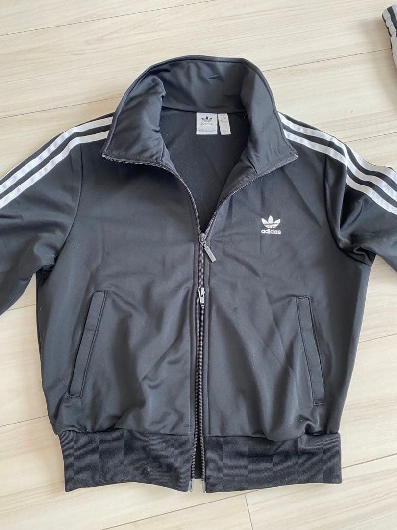 m*m様 adidas アディダス トラックジャケット ジャージ　黒　ブラック