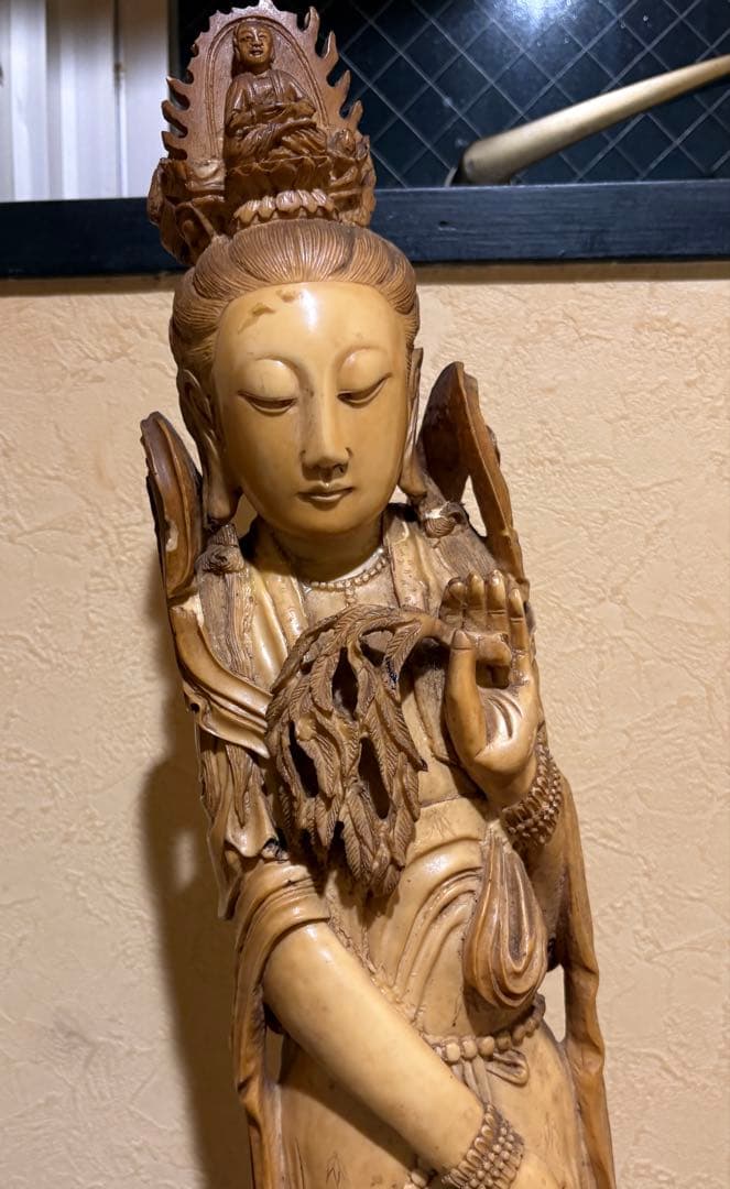 観音菩薩　観音像 龍座 仏像 菩薩　 置物 オブジェ 仏像 仏教美術　台座付き