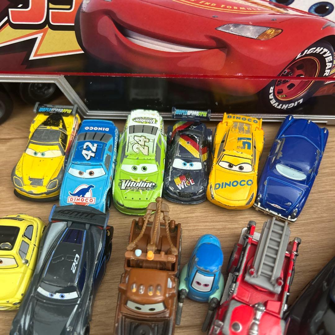 カーズ トミカ 大きなマックトレーラー＆カーズの仲間たち　20台セット