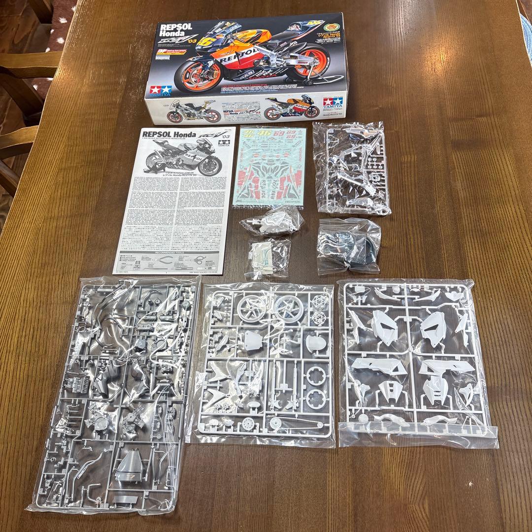 タミヤ　オートバイ　プラモデル　1/12 RC211V ‘03 4点セット