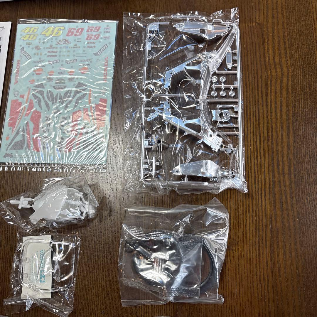タミヤ　オートバイ　プラモデル　1/12 RC211V ‘03 4点セット