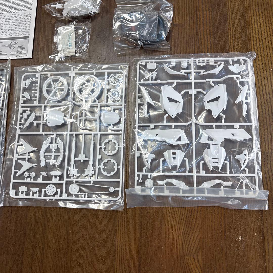 タミヤ　オートバイ　プラモデル　1/12 RC211V ‘03 4点セット