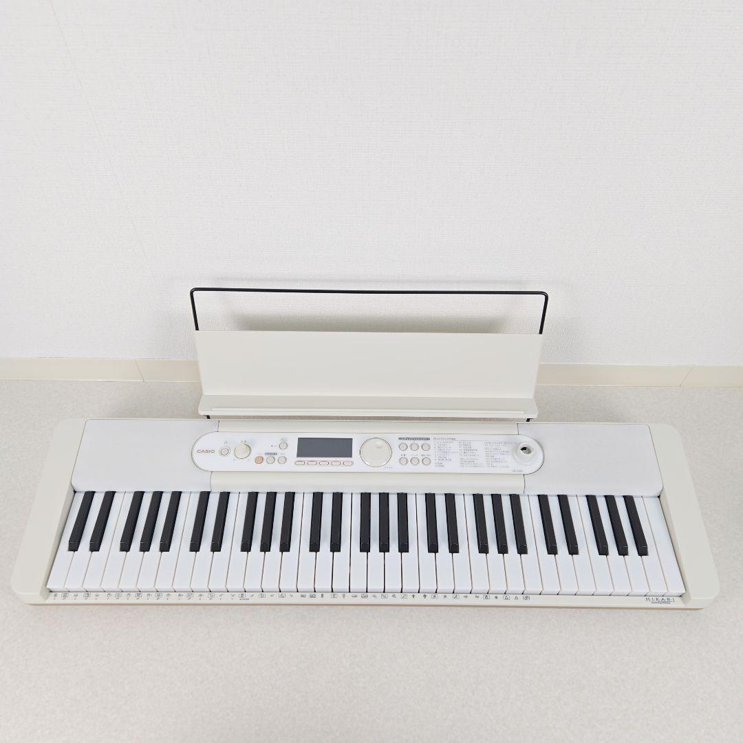 【美品】カシオ LK-526 楽らくキーボード 光ナビゲーション ピアノ 61鍵