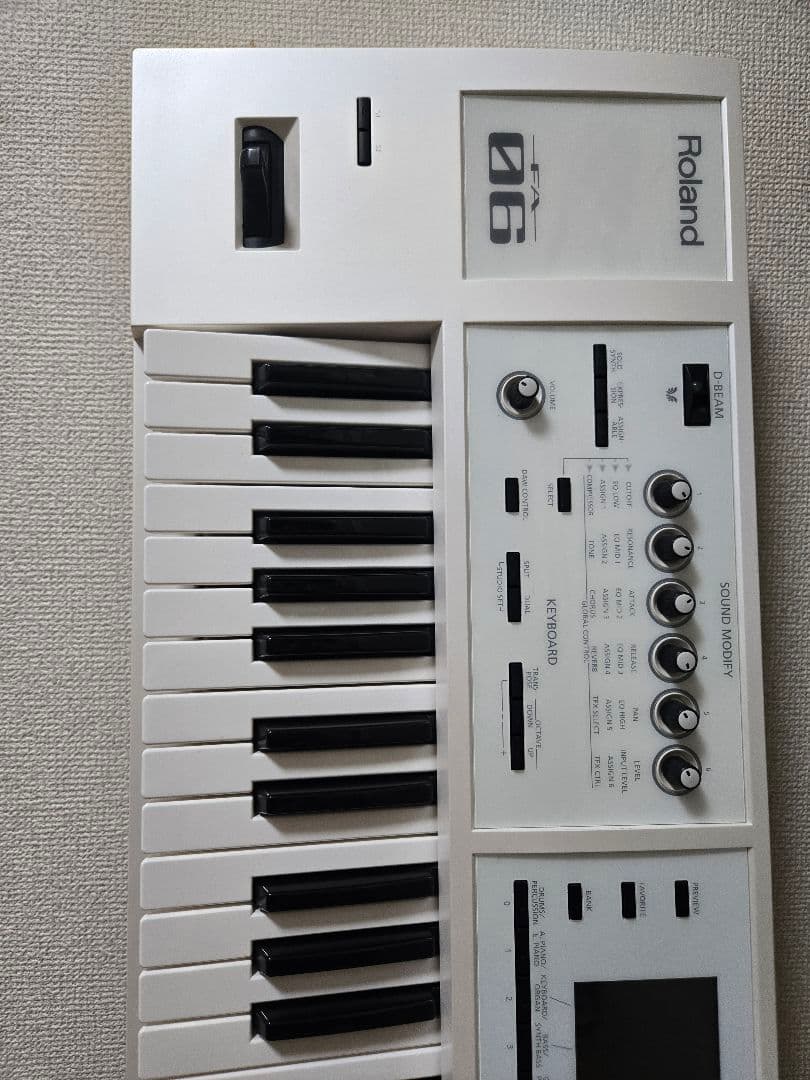 Roland ローランド FA-06 シンセサイザー 61鍵盤　白