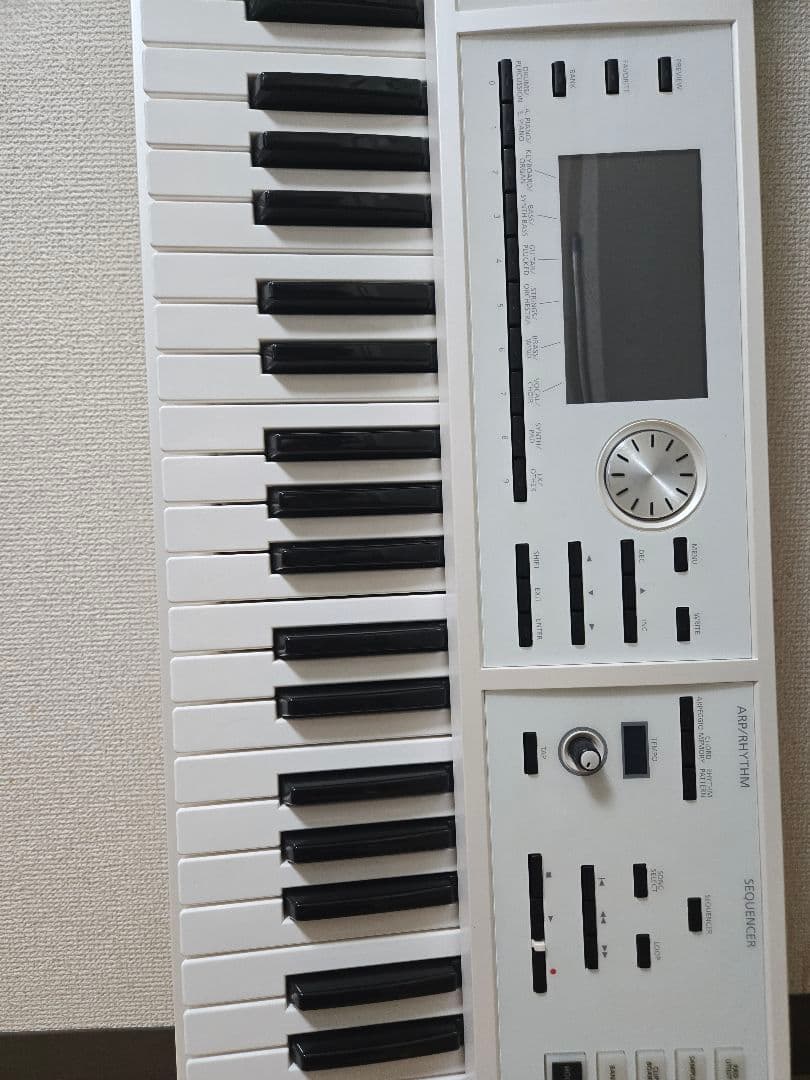 Roland ローランド FA-06 シンセサイザー 61鍵盤　白