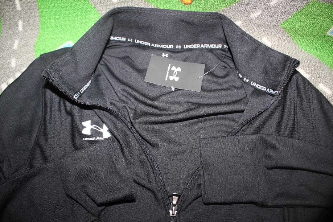 XL　黒　アンダーアーマー　薄手ジャージ上下セット
