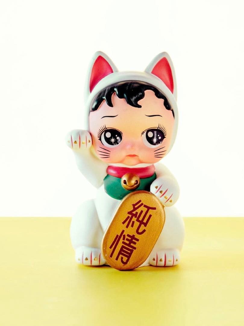 純情・招き猫　真珠光沢エディション　ラッキーキャット　　フィギュア　おもちゃ