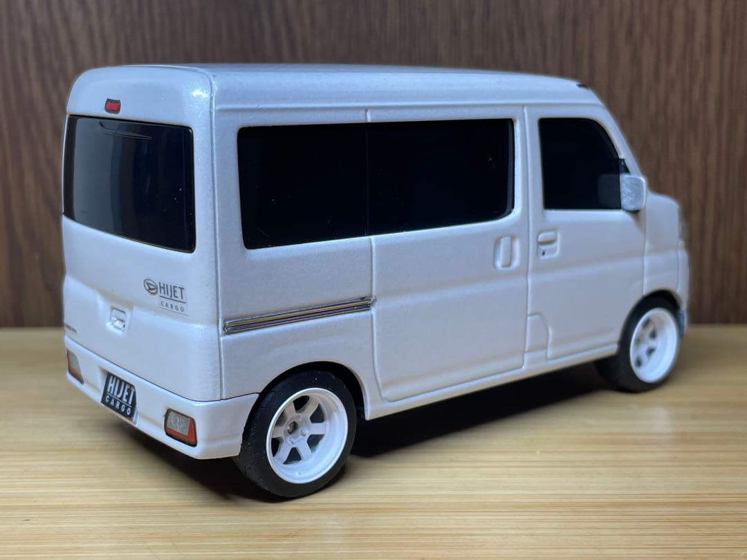 ハイゼットカーゴ　シャイニングホワイトパール　ホイール艶消しブラック　美品