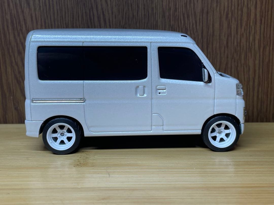 ハイゼットカーゴ　シャイニングホワイトパール　ホイール艶消しブラック　美品