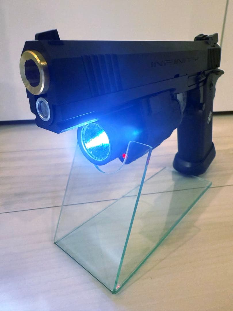 LEDライト付き ガスガン　インフィニティ