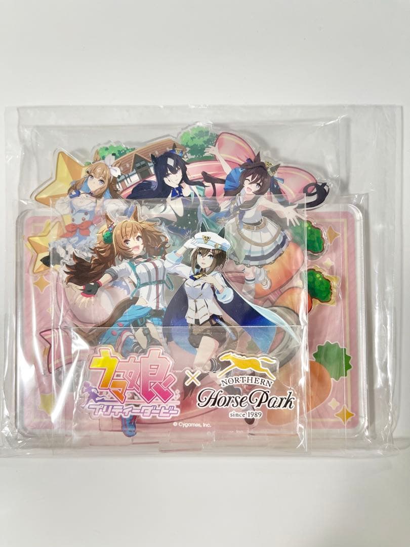 ウマ娘 ノーザンホースパーク アクリルジオラマ × 公式缶バッジ アーモンドアイ
