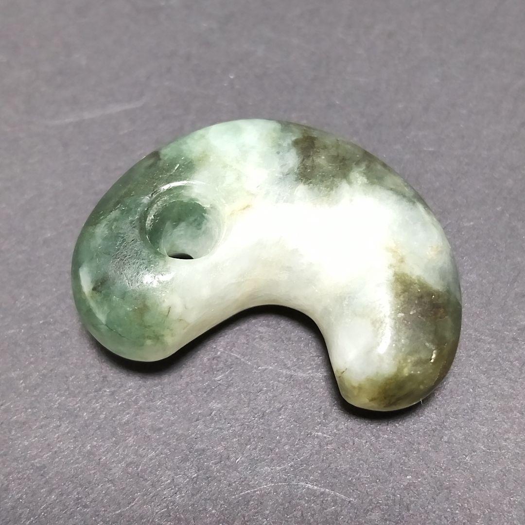 糸魚川産 ヒスイ 勾玉 13.1g 箱付き