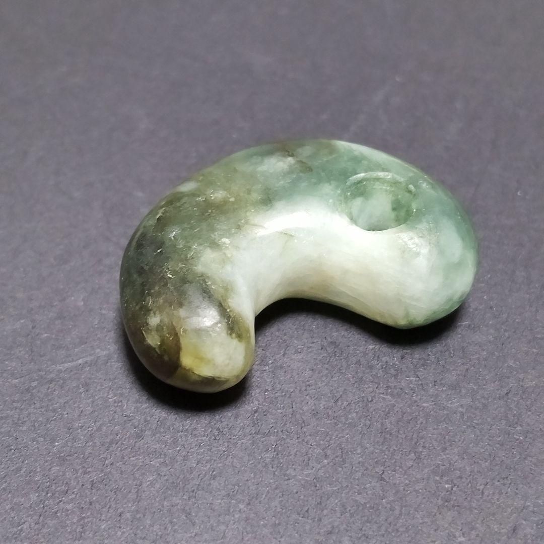糸魚川産 ヒスイ 勾玉 13.1g 箱付き