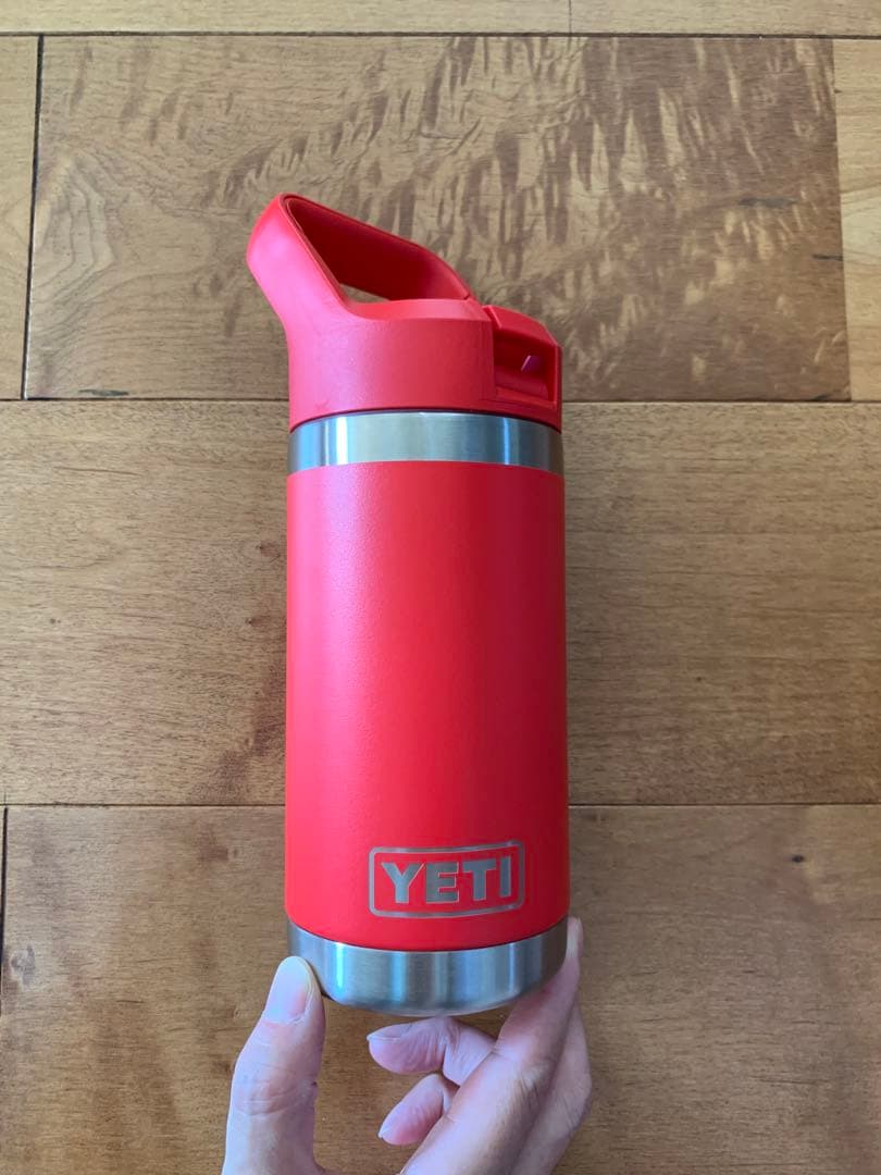 【YETI 】赤 ステンレススチール 水筒 ハンドル付き