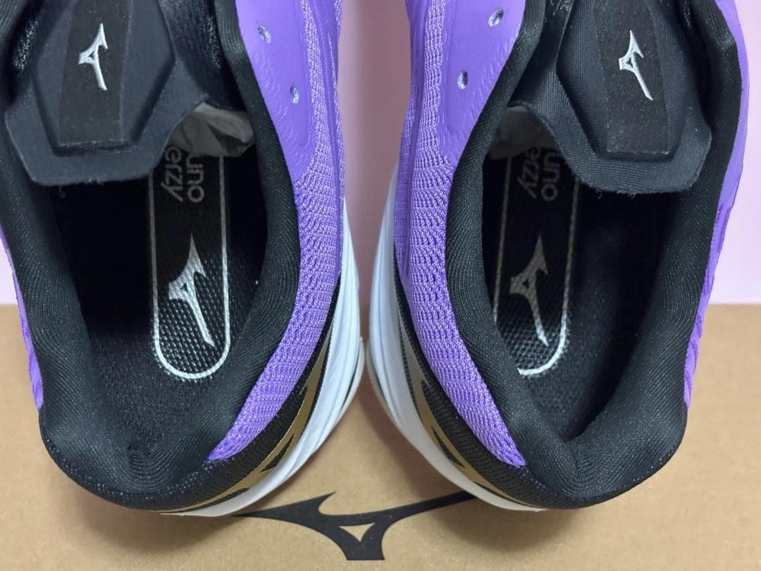 Mizuno バレーボールシューズ WAVE LIGHTNING 25cm