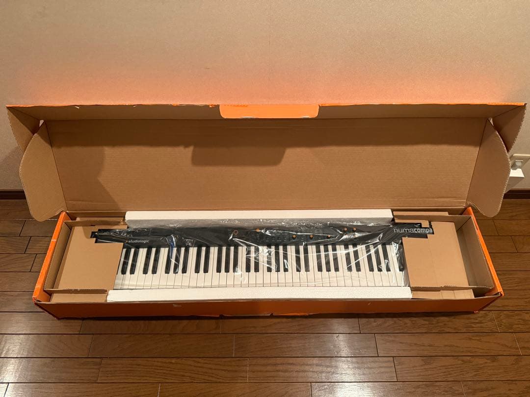 Studiologic Numa Compact 2 ペダル電源コードのみ新品