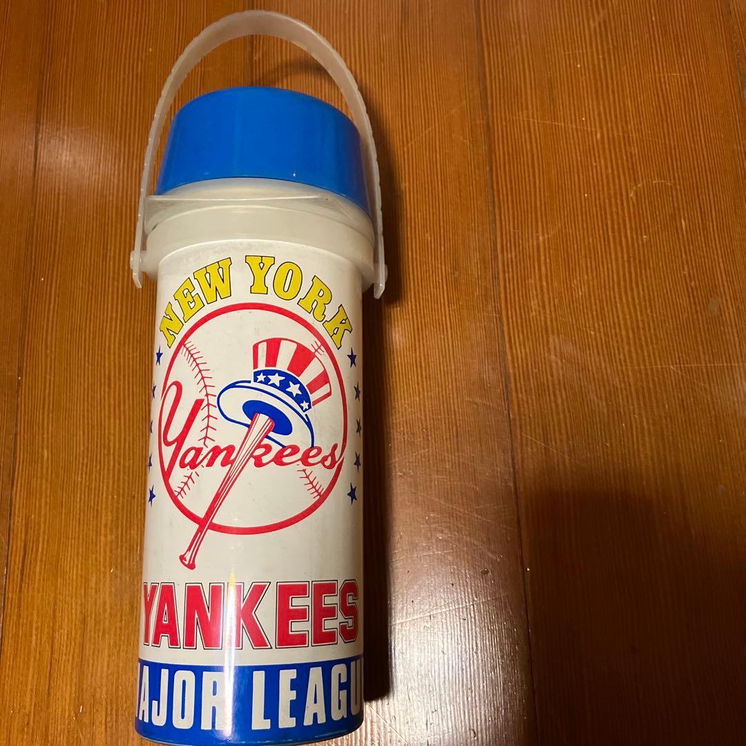 ヤンキース　子供用水筒　New York Yankees ニューヨークヤンキース