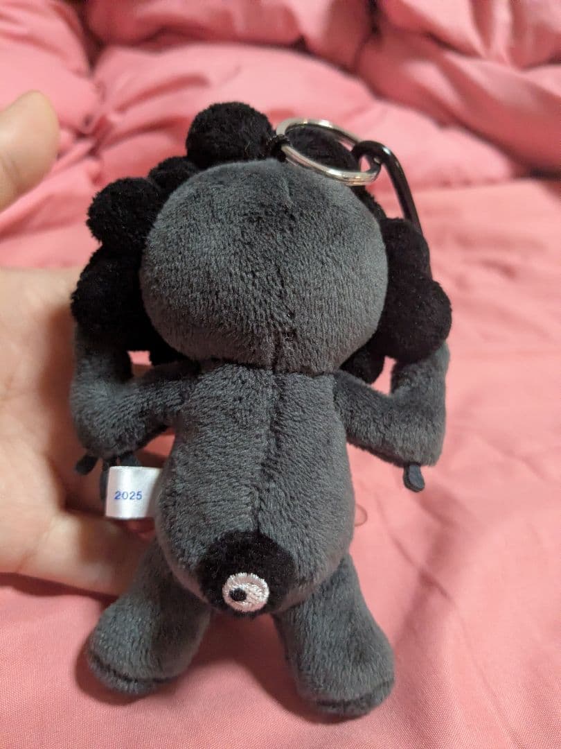 ミャクミャク　黒　ぬいぐるみ立ちキーホルダー