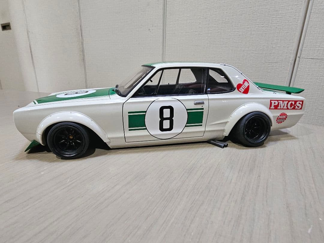 AUTOart NISSAN SKYLINE GT−R RACING NO.8