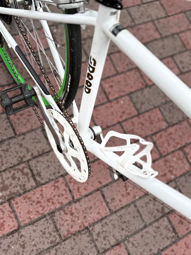 通学/通勤快速・クロスバイク・ホワイトバァージョン(700C)お届けできます。