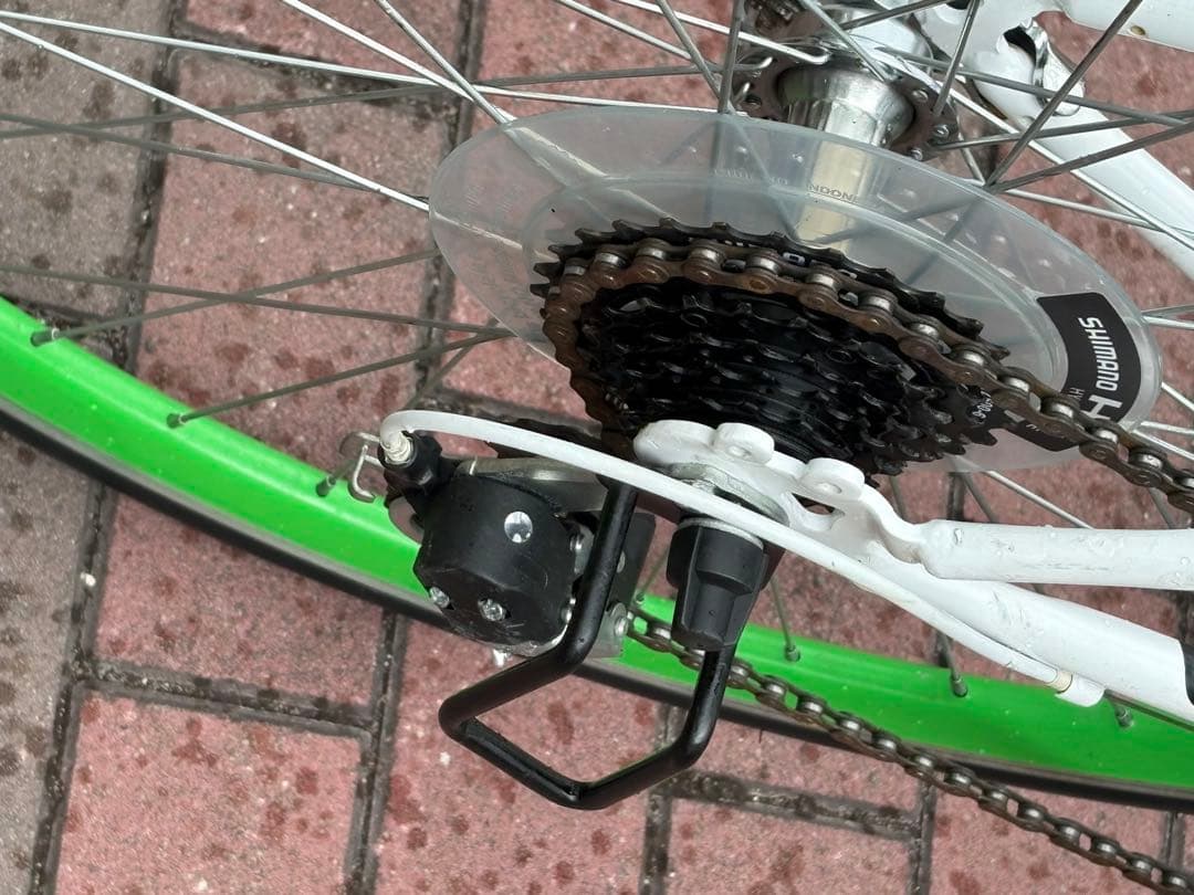 通学/通勤快速・クロスバイク・ホワイトバァージョン(700C)お届けできます。