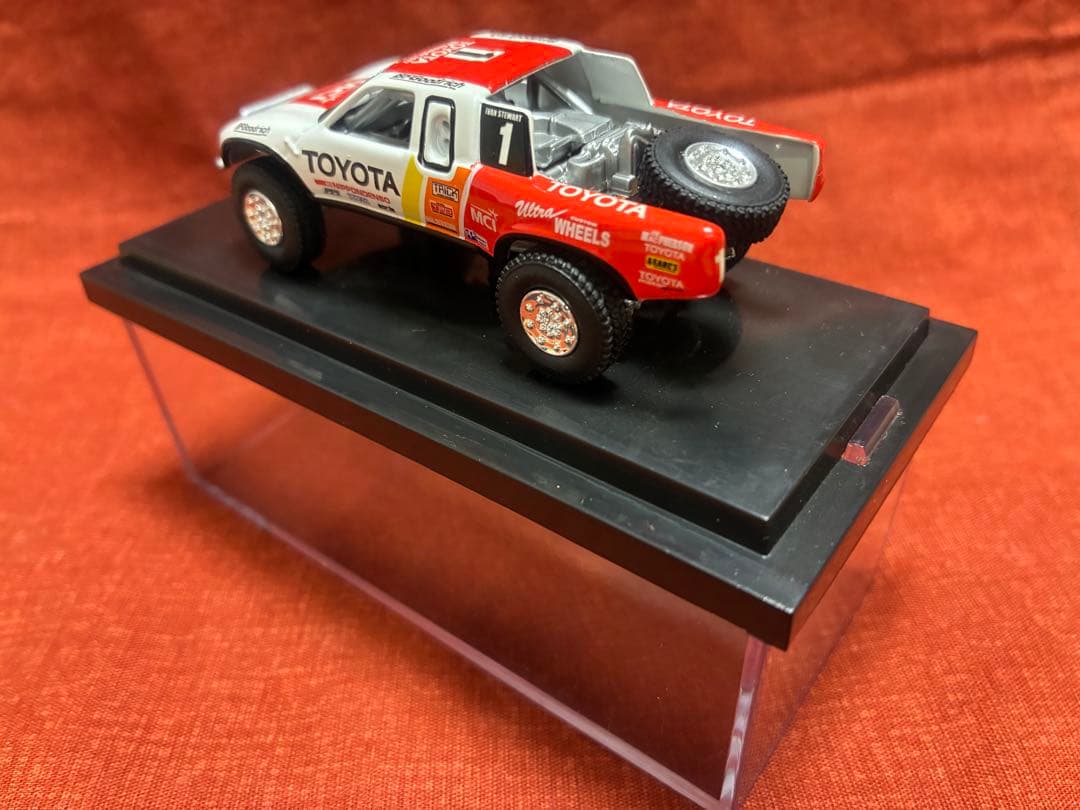 m*n様 ホットウィール　TOYOTA BAJA TRUCK 1/64 ミニカー