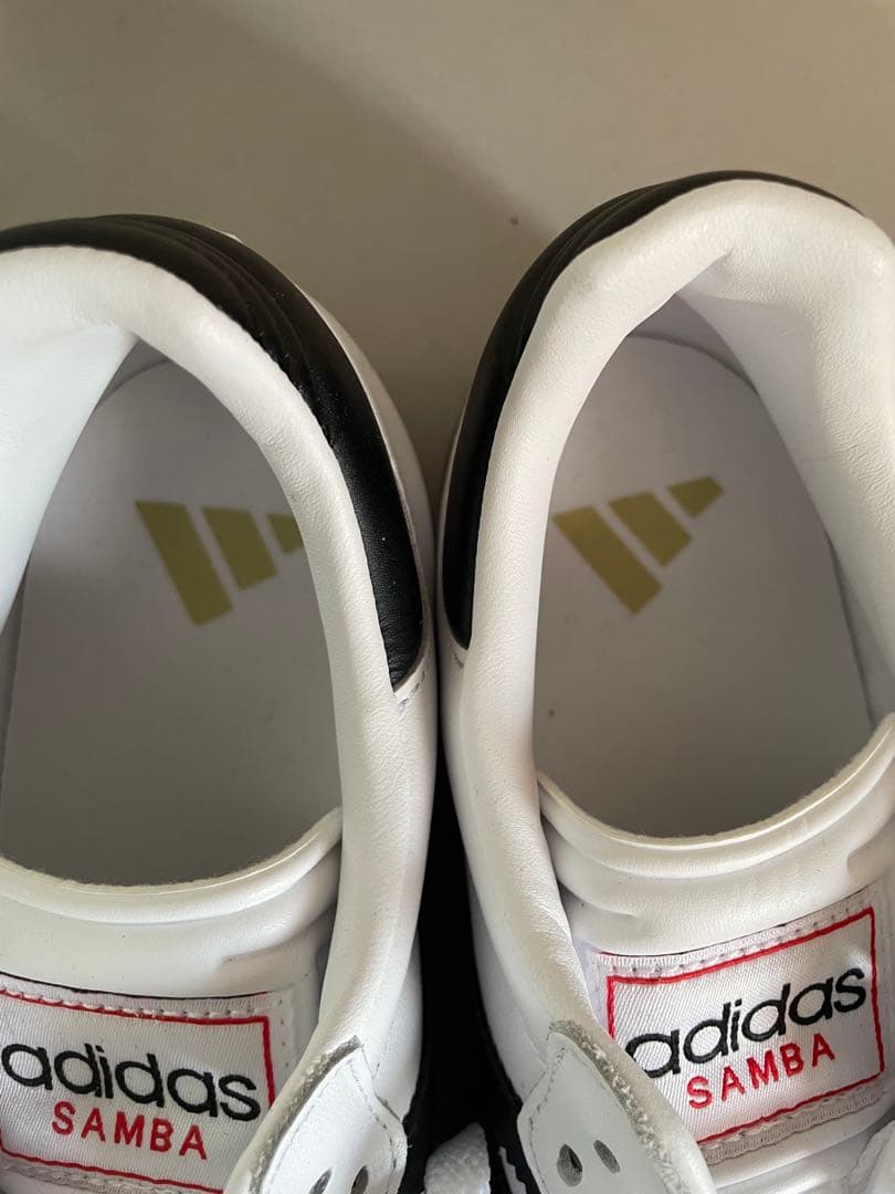 adidas SAMBA classic フットサル 屋内コート