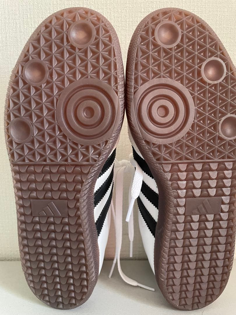 adidas SAMBA classic フットサル 屋内コート