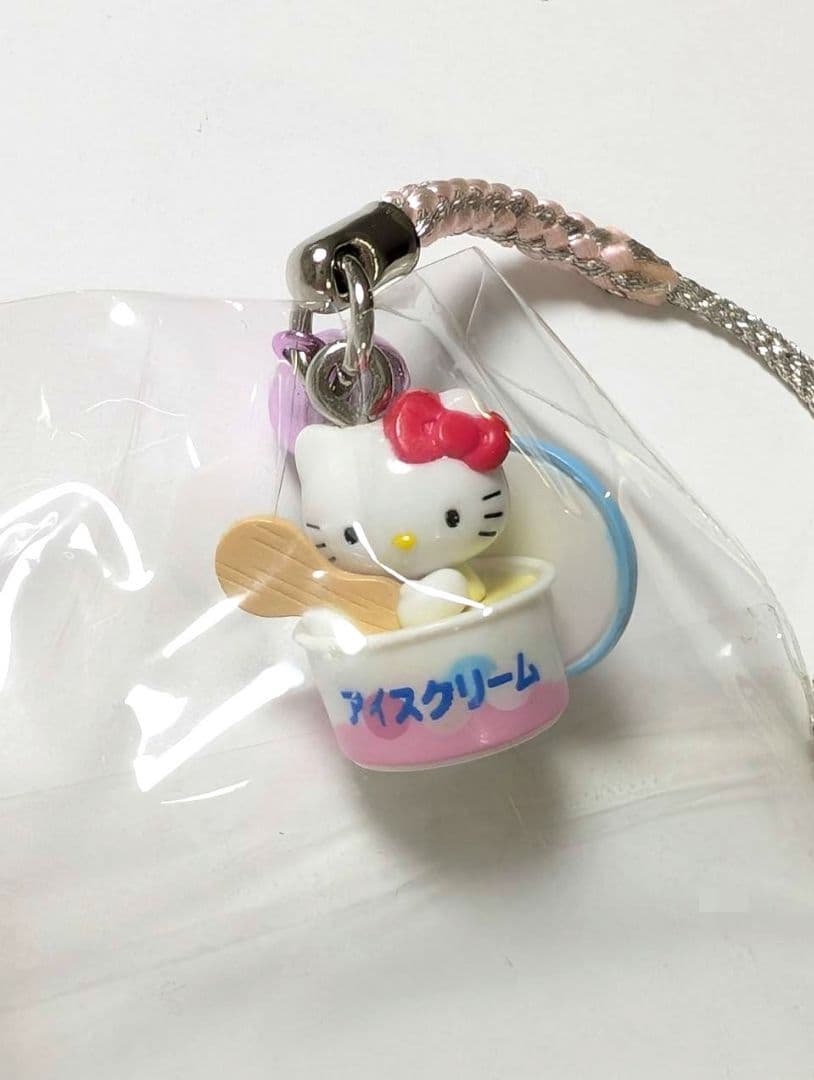 ご当地キティ　根付け　ストラップ　アイスクリーム レア