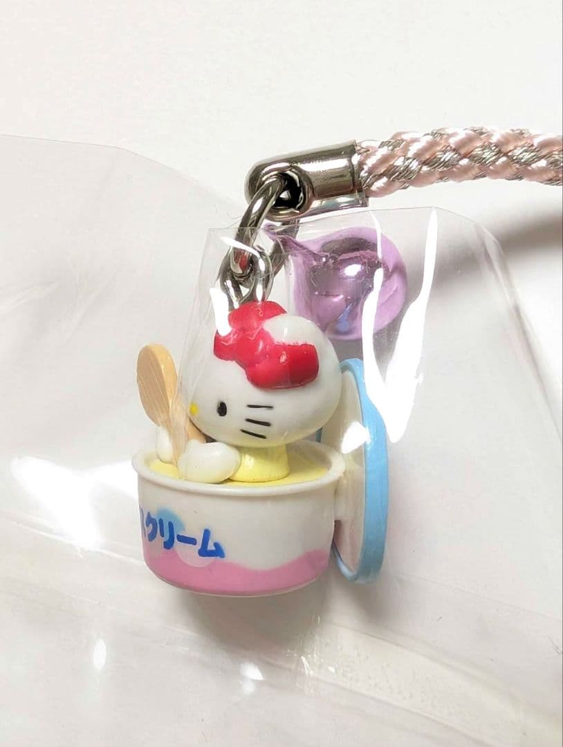 ご当地キティ　根付け　ストラップ　アイスクリーム レア