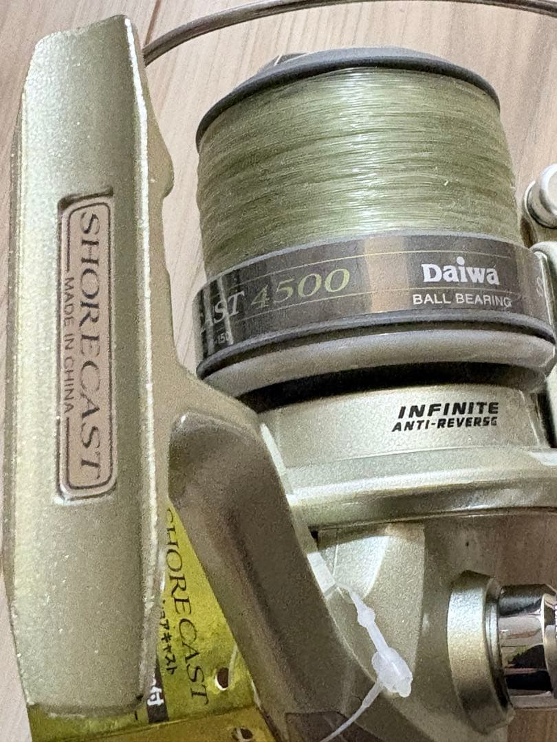 釣り具　【未使用】Daiwa製リール　ショアキャスト4500