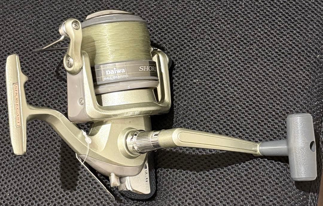 釣り具　【未使用】Daiwa製リール　ショアキャスト4500