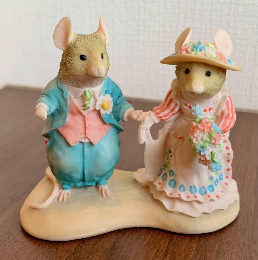 ダスティとポピー 新郎新婦 ウェディング ブランブリーヘッジ ボーダー 置物