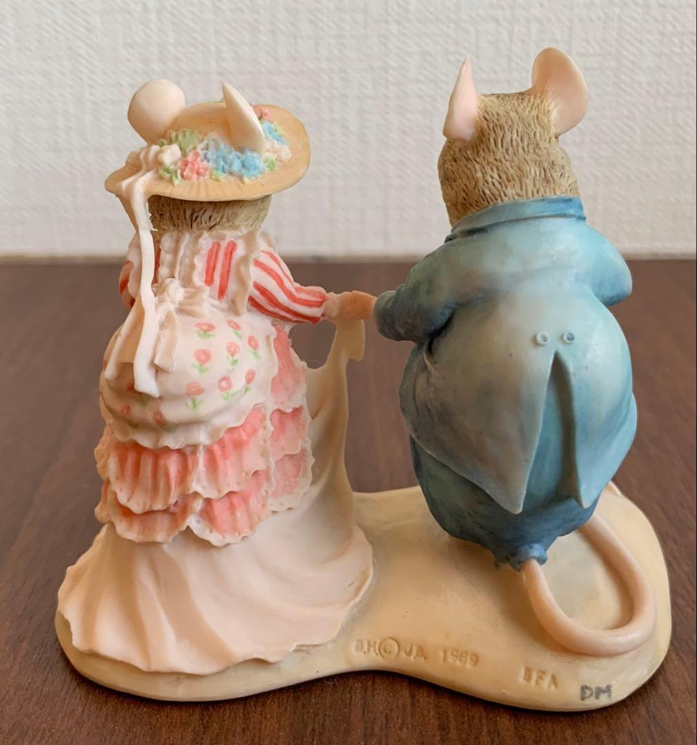 ダスティとポピー 新郎新婦 ウェディング ブランブリーヘッジ ボーダー 置物