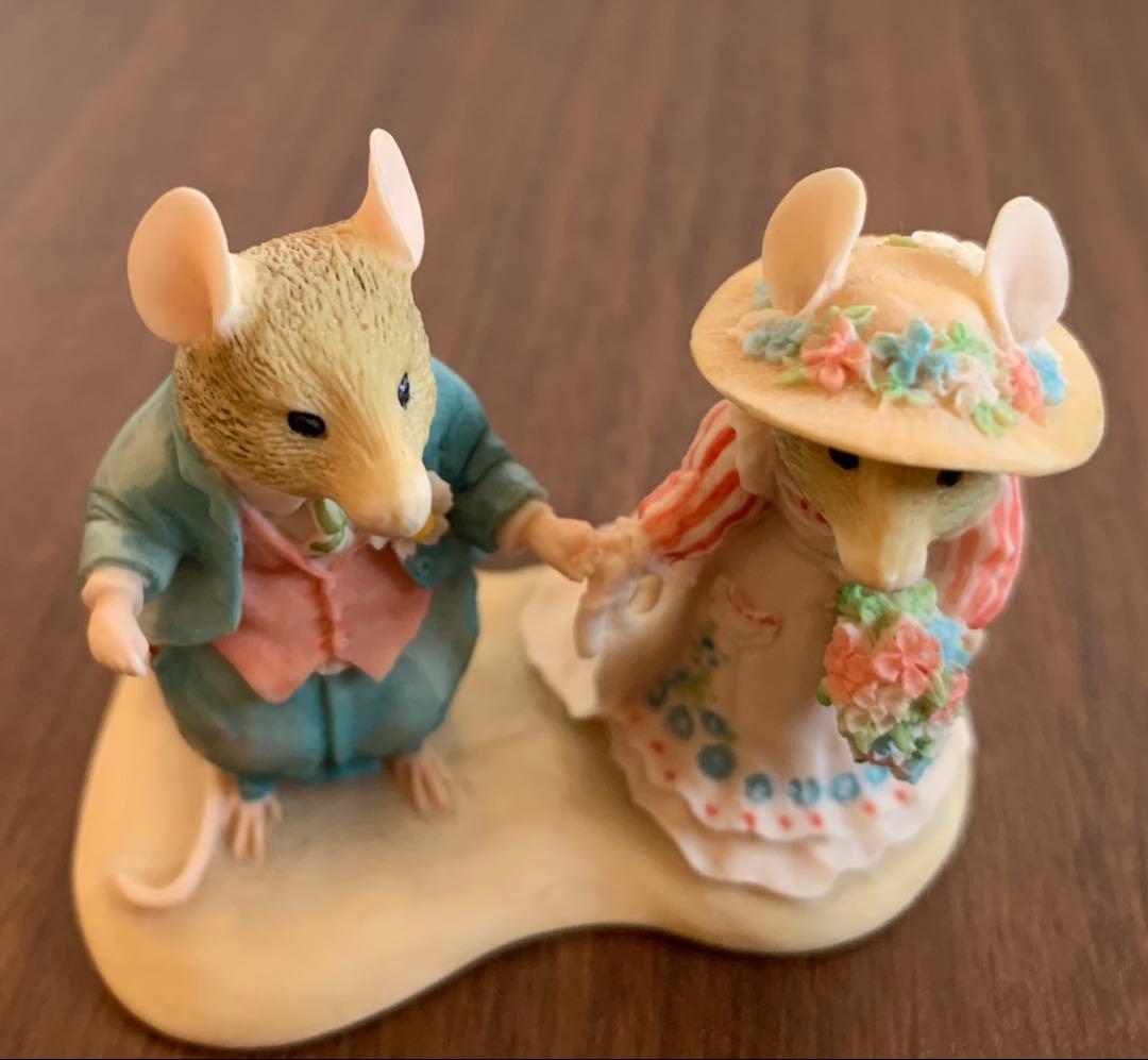 ダスティとポピー 新郎新婦 ウェディング ブランブリーヘッジ ボーダー 置物