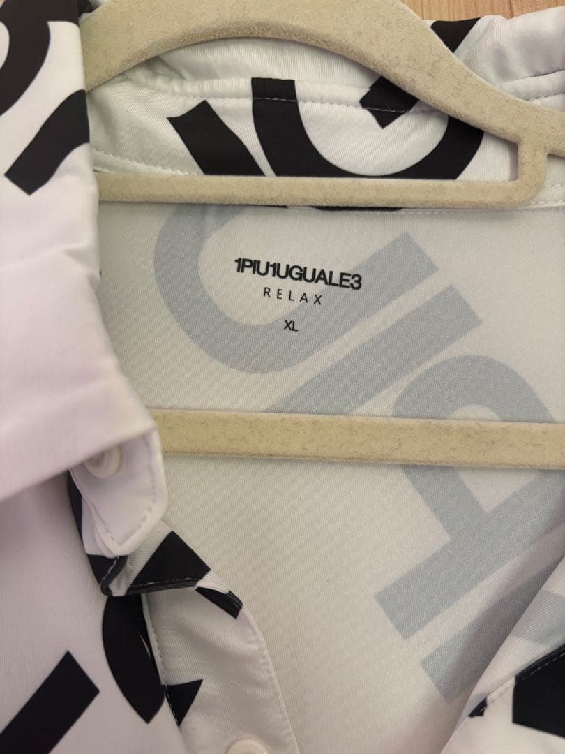 未使用1PIU1UGUALE3 XL セットアップ　ゴルフウェア