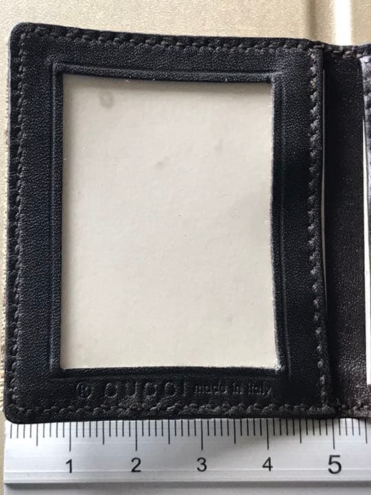Gucciの携帯ミニフォトケース used 刻印有り 現状渡し