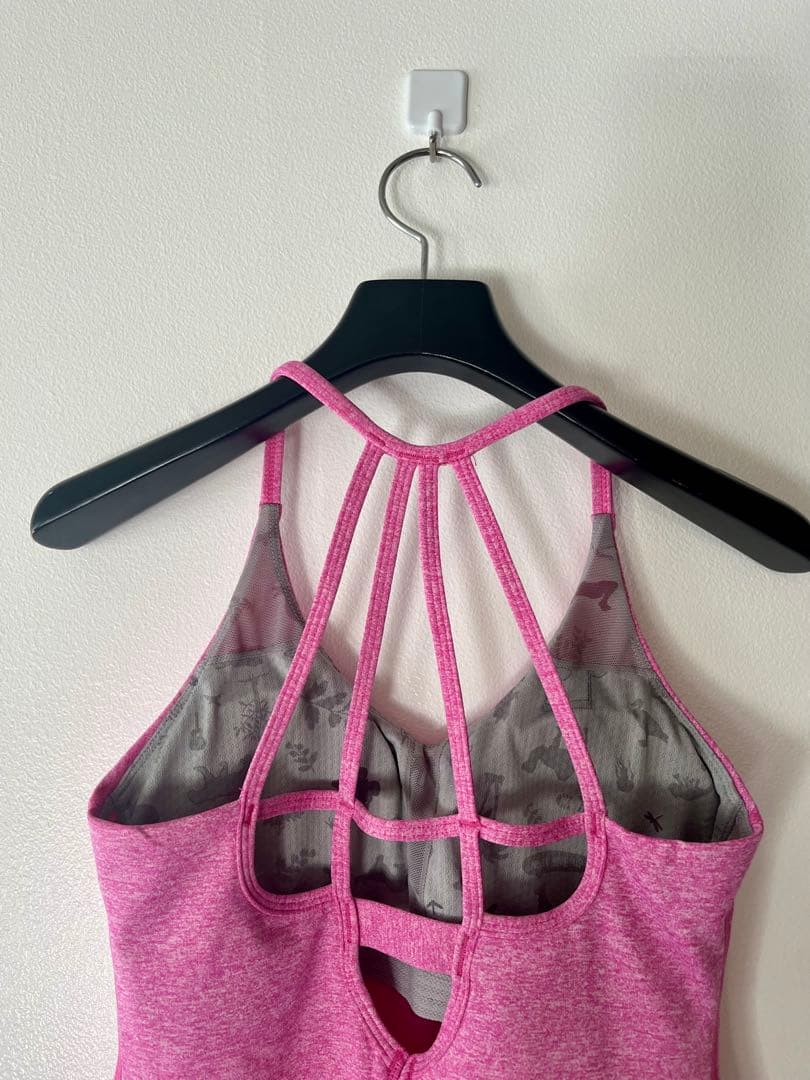 easyoga イージーヨガ　glamMe strappy tank ルルレモン