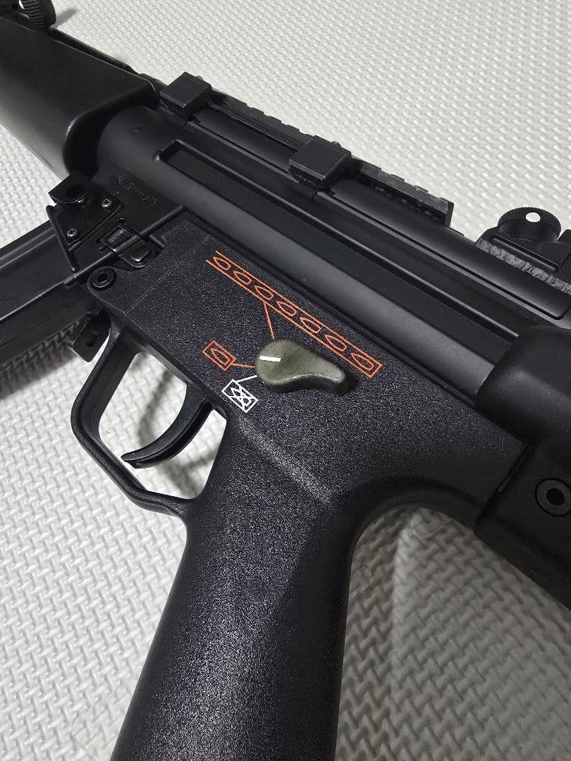 mp5A4スタンダード　p226E2　東京マルイ　電動ガン　ガスガン　おまけつき