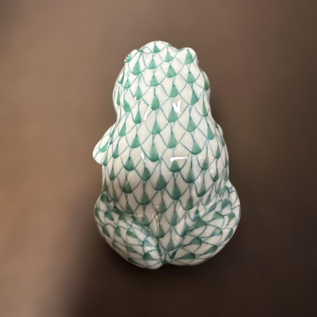 HEREND製　陶器製カエルの置物 緑色と金色の模様 箱無し