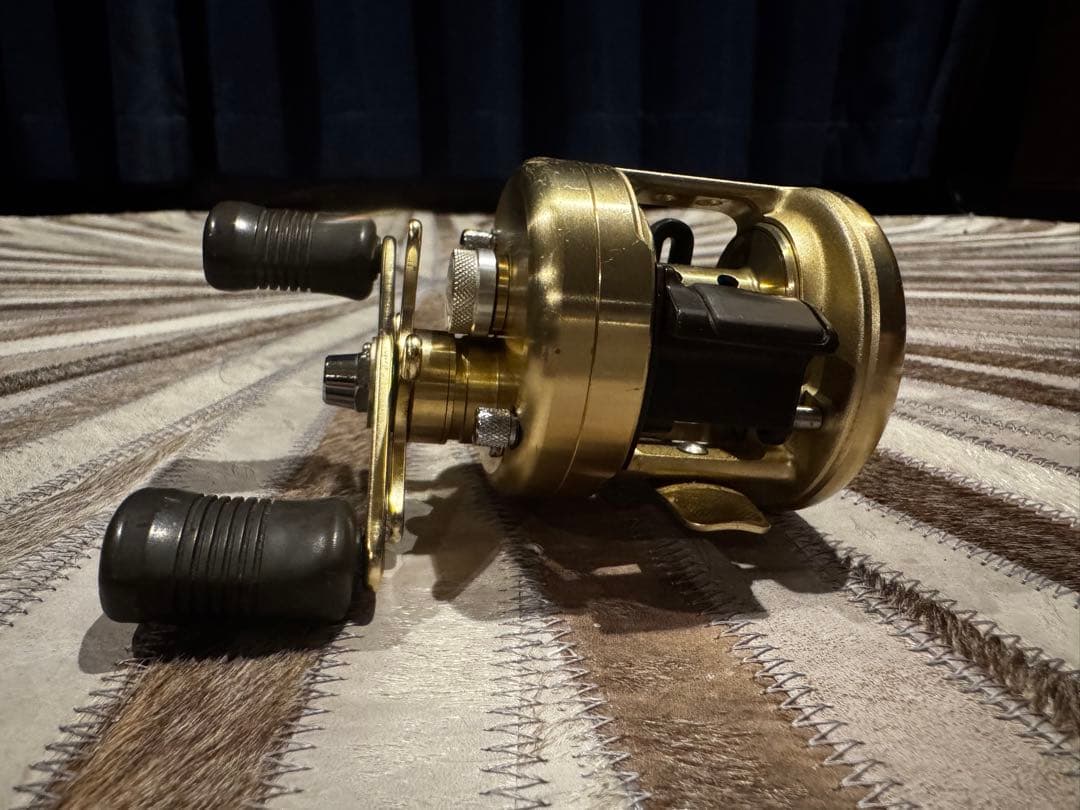 カルカッタ101XT 左巻き