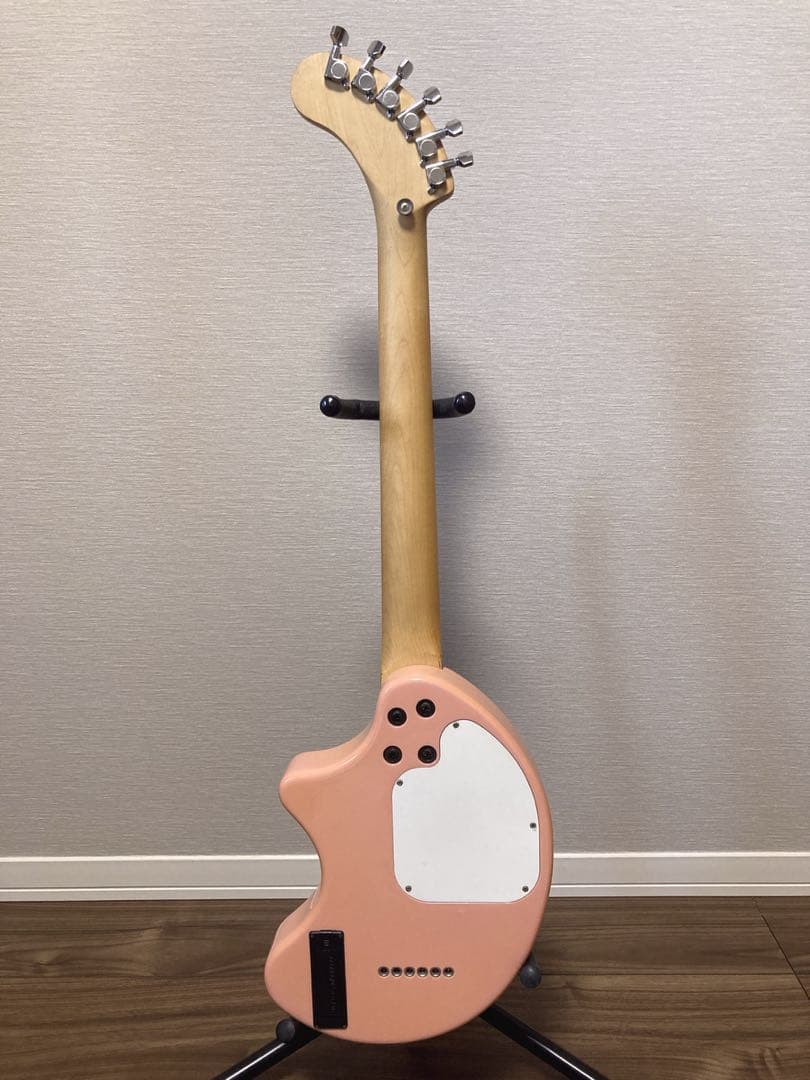 超美品 FERNANDES ZO-3 ピンク USBアダプター付き 弦新品