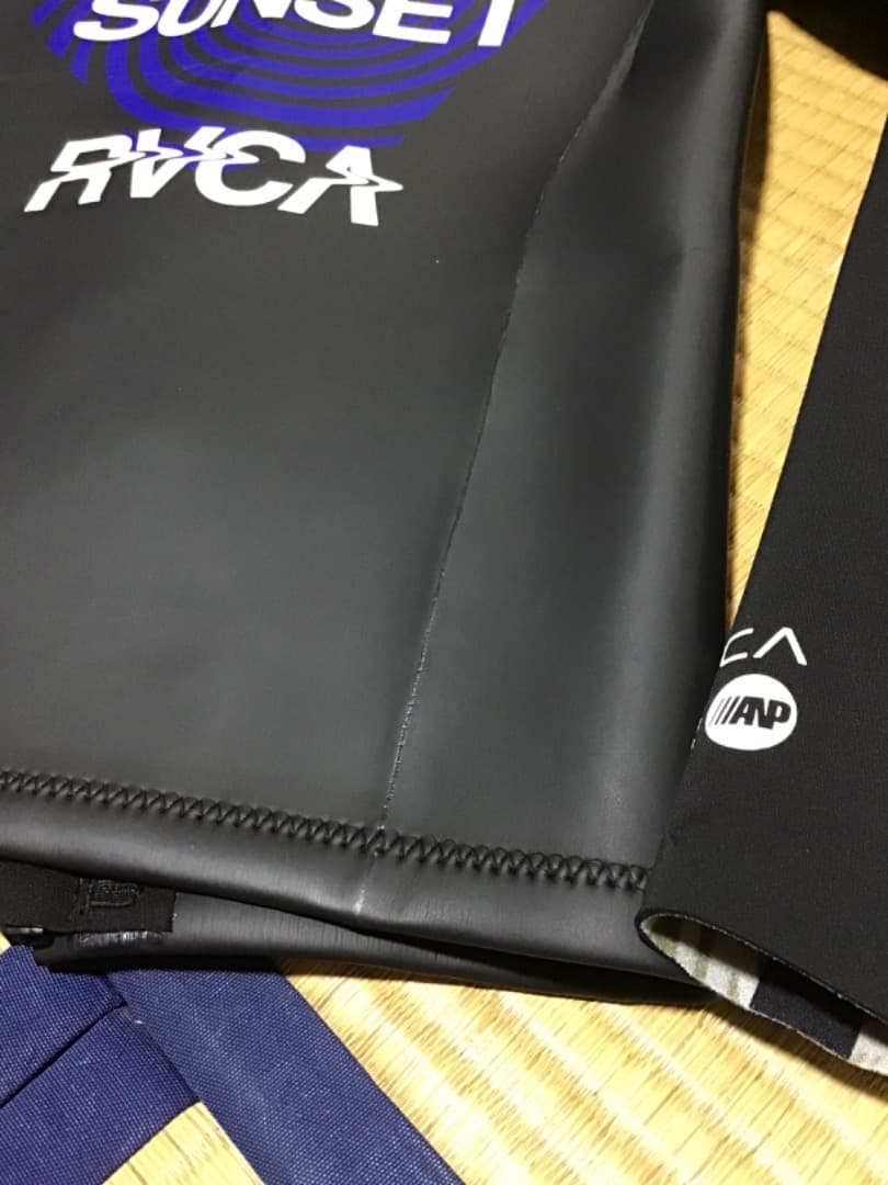 Mサイズ。日本未発売のRVCA NOISE SUNSET タッパー