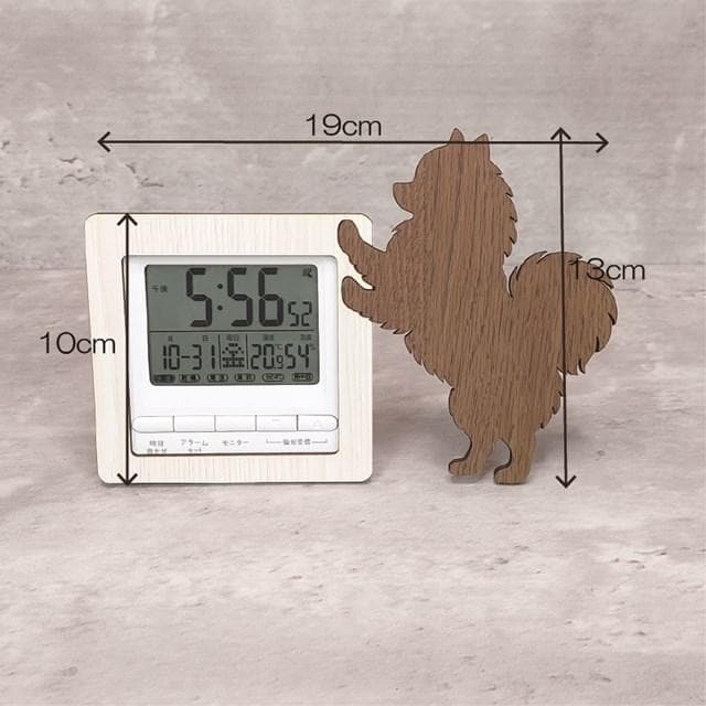 【電波時計】ワンちゃんが寄り添う電波デジタル時計 ― ポメラニアン　茶色