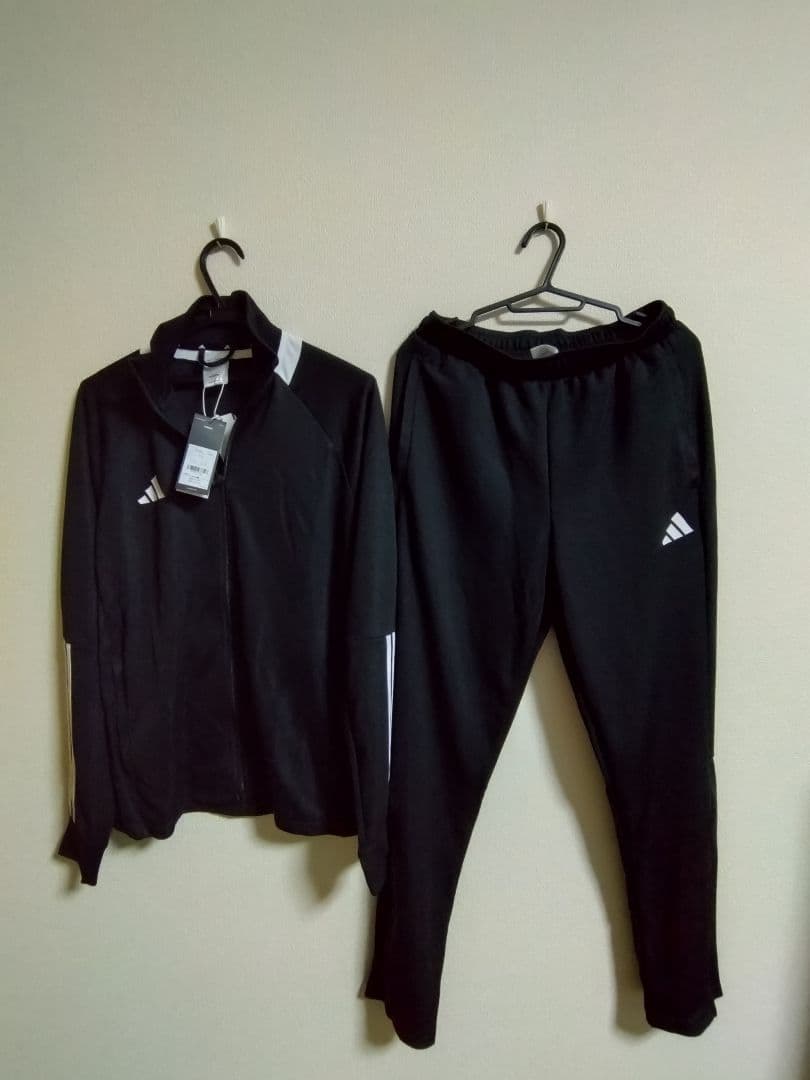 adidas ブラック ジャケット パンツ セット