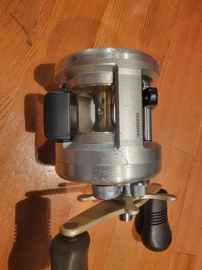 SHIMANO AXIS ベイトリール 100 丸型リール
