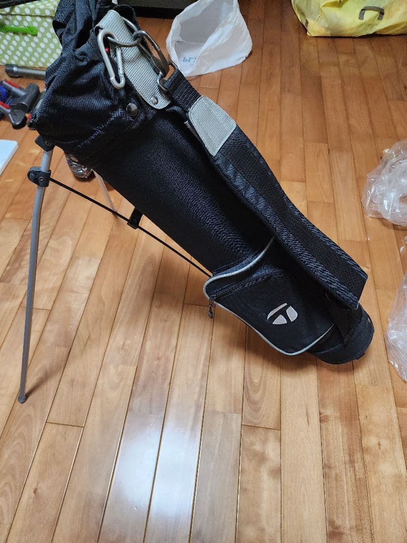 TaylorMade キャディバッグ 黒 ショートコース用